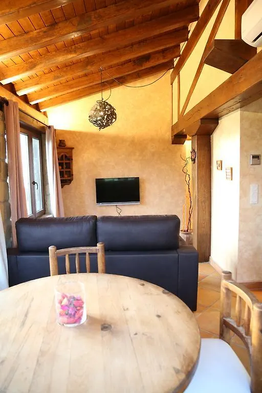 Maddiola Apartment أوريو